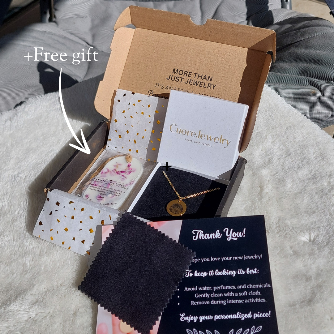 Collana con messaggio scritto a mano