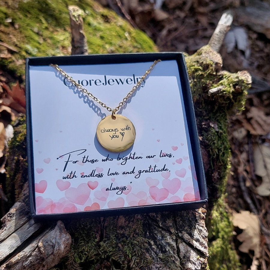 Collana con messaggio scritto a mano